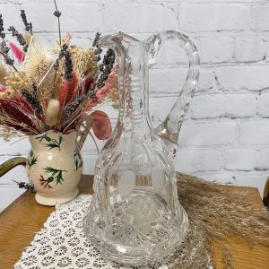 Carafe en verre taillé et ciselé grappes raisin