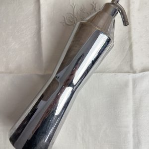 Ancien siphon à eau de seltz en métal chromé