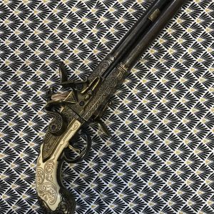 Pistolet dessiné par W.Bailes