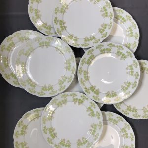 Service de 23 assiettes plates Limoges
